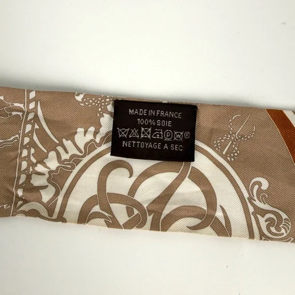 Hermes Ex Libris Horse Carriage Print Beige White Caramel Silk Twilly Scarf - Picture 12 of 13